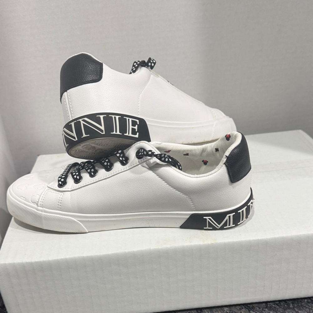 Disney GroundUp Minnie Mouse White and Black Polka Dot Sneakers Womens‎ 7 - Picture 4 of 6